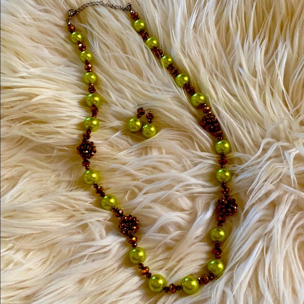 Boutique necklace and earrings set